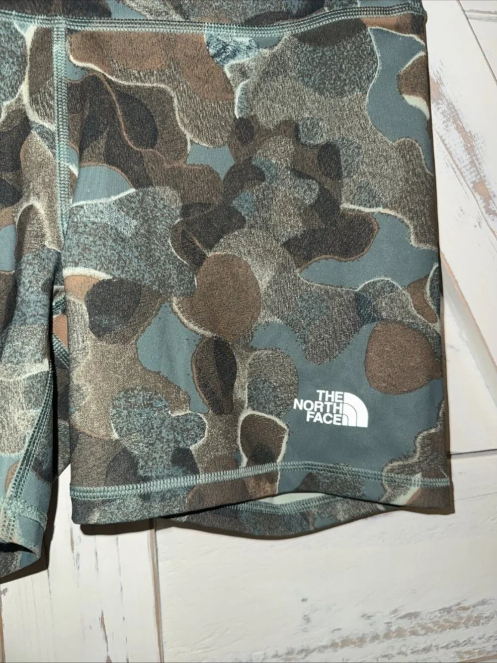 The North Face Womens Large Elevation Camo Bike Shorts 4